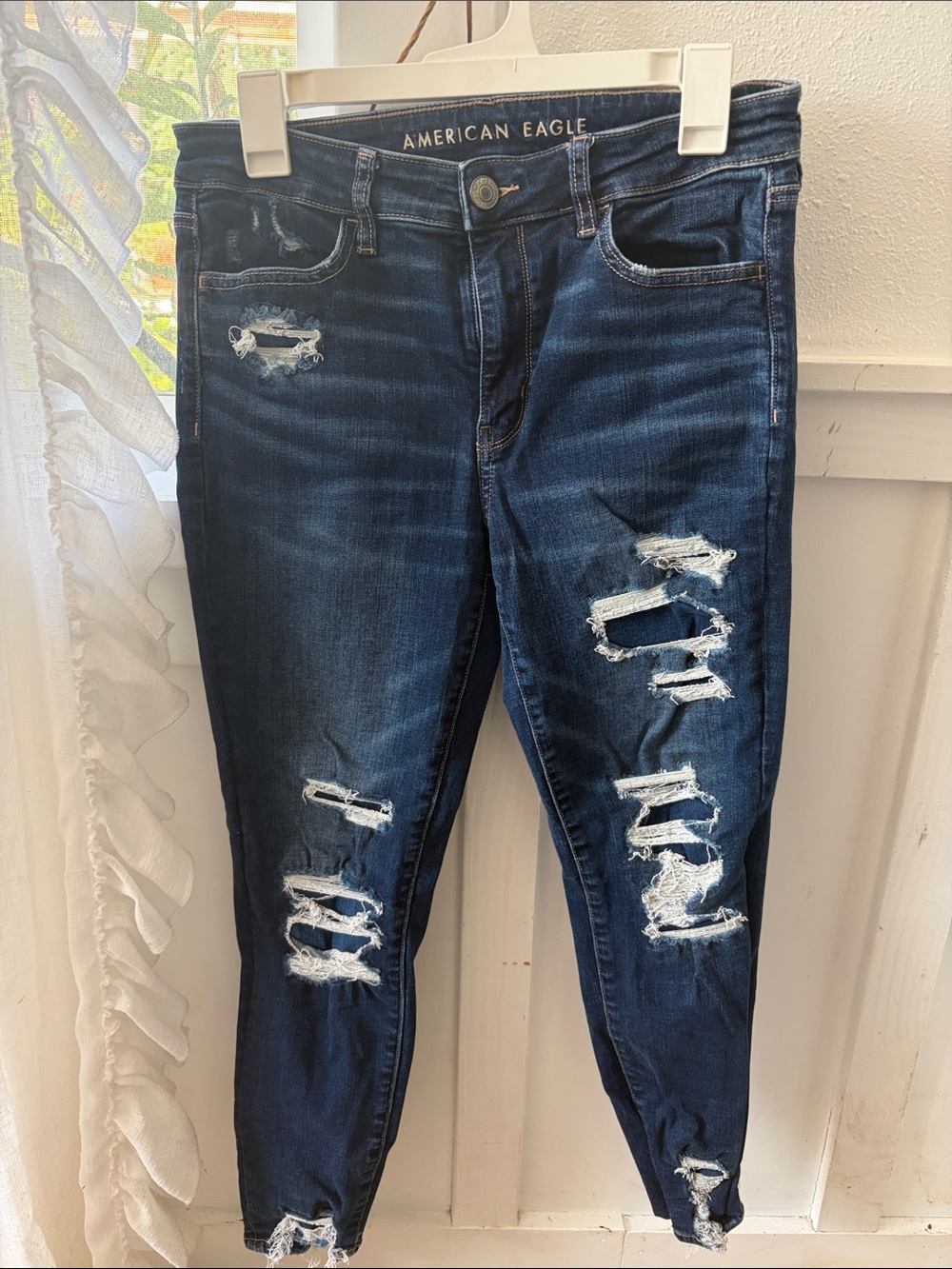 American Eagle Outfitters Dark Indigo Ripped High Rise Jegging Crop size 10